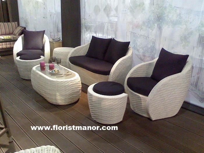 Magnificent Rattan Coffee Table Set 700 x 525 · 141 kB · jpeg