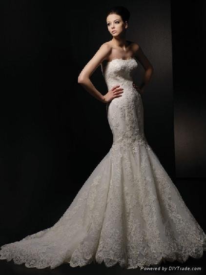 Strapless Mermaid Style Lace Wedding Dress