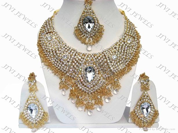 BRIDAL SETS 3 BRIDAL SETS 3