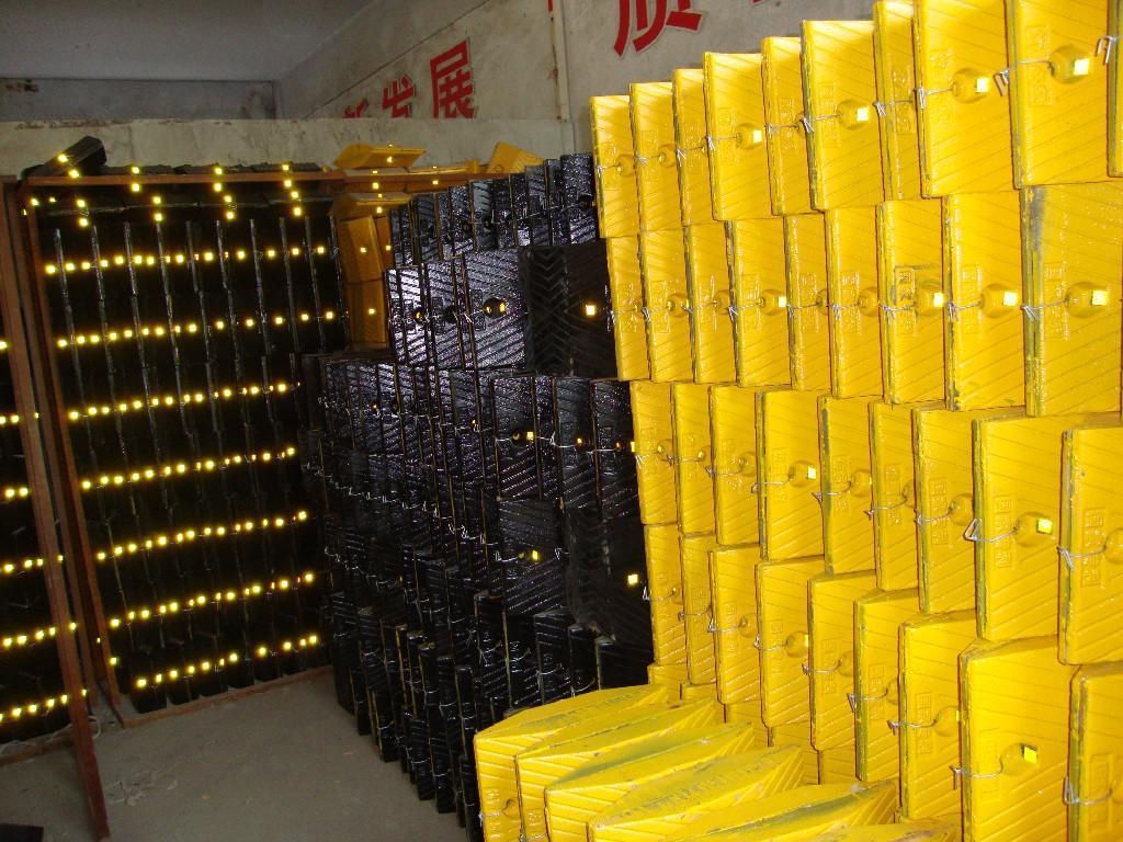 安徽铸钢减速带 - jiansudai - 康富威 (中国 河南