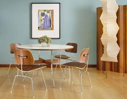 The Matt Blatt Replica Eames DCW (Dining Chair Wood) by Charles