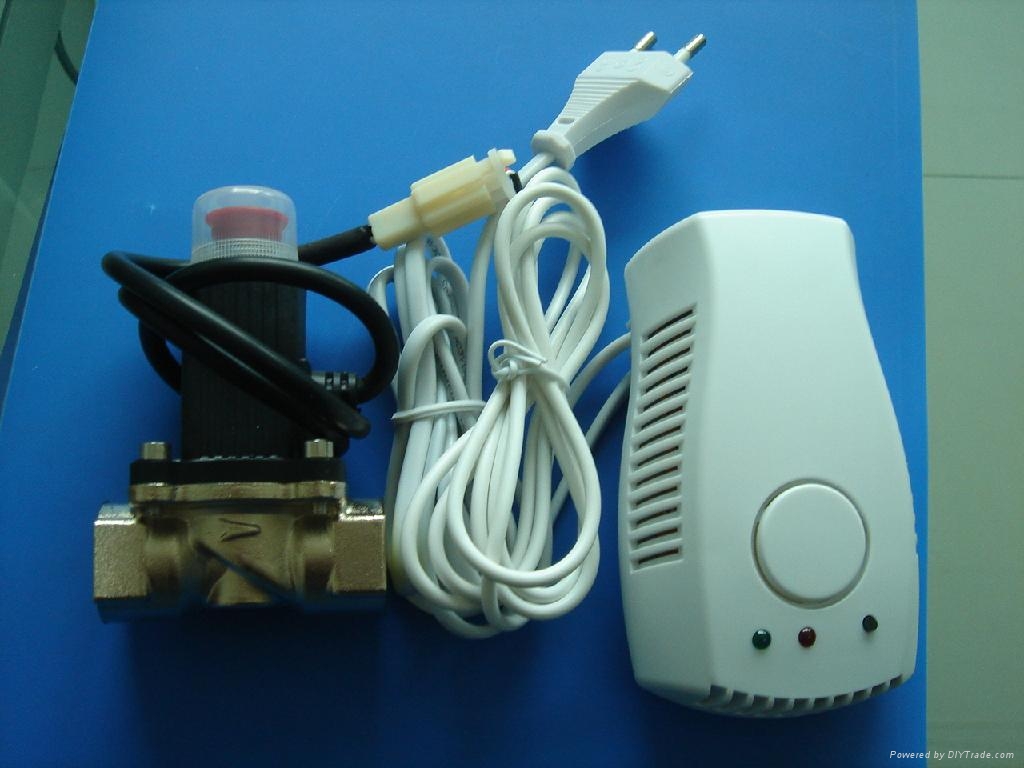 家用厨房燃气泄漏天然气报警器带电磁阀 - UH