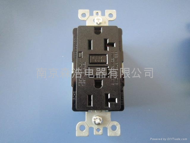 美标漏电过电流保护插座 - JFCI5-20R - Senha