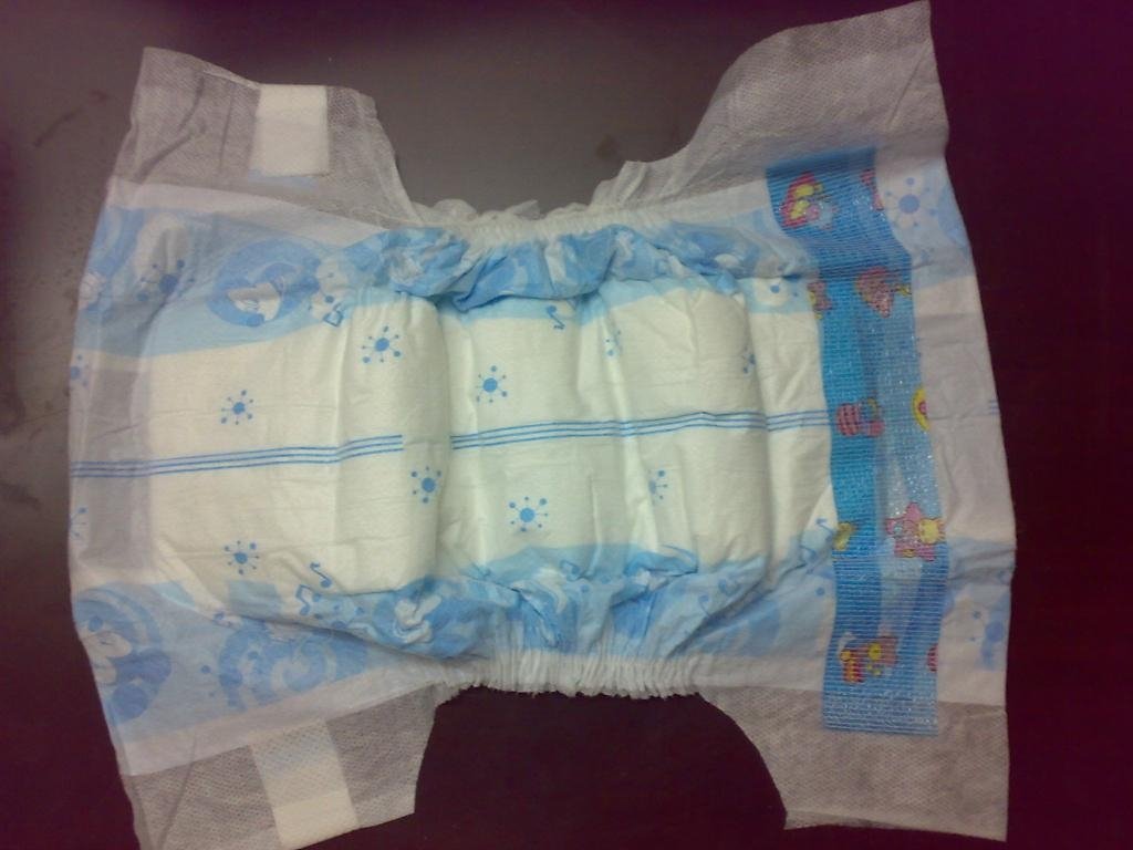 婴儿纸尿裤