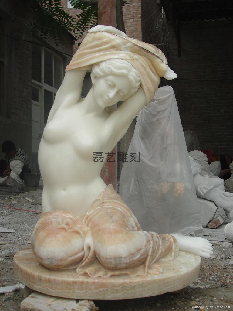 西方人物拼色人物雕刻<em>工艺</em>品