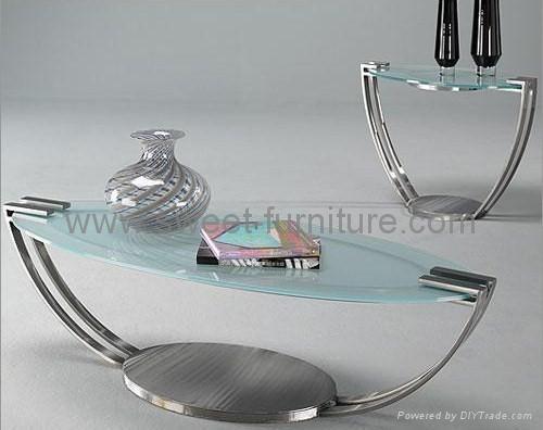 modern glass coffee table. Modern coffee table in glass