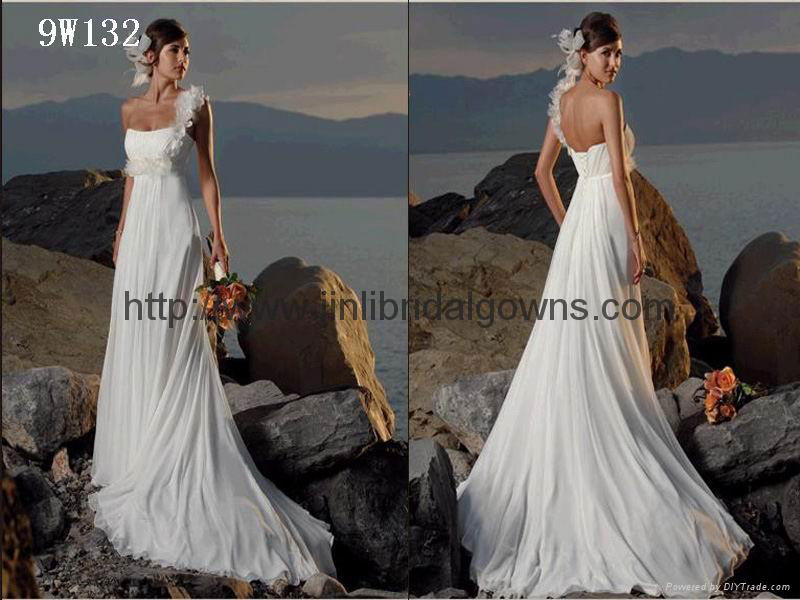 Pretty White One Shoulder Wedding Dress