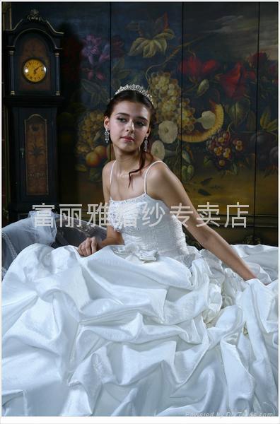 婚纱礼服_招募婚纱礼服生产商(2)