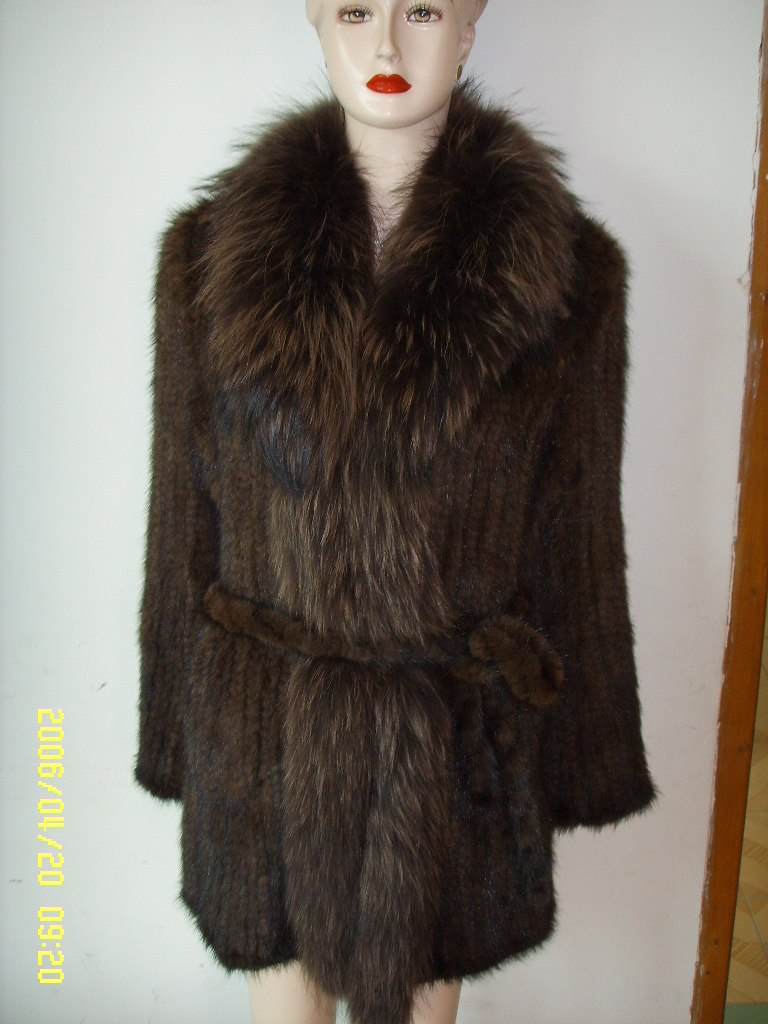 http://img.diytrade.com/cdimg/446570/2687822/0/1157337678/Ladies_Knitted_Mink_Fur_Coat.jpg