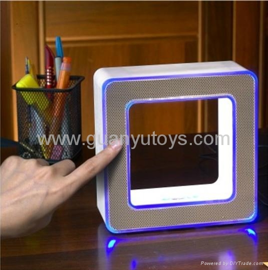 Novelty LED Touch Control Light Speaker with Flexible Power Supply Novelty LED Touch Control Light Speaker with Flexible Power Supply