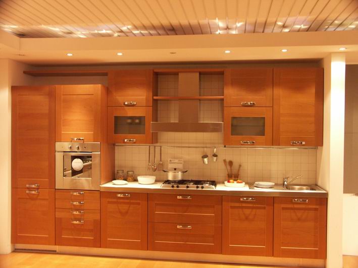 Wood Kitchen Cabinets