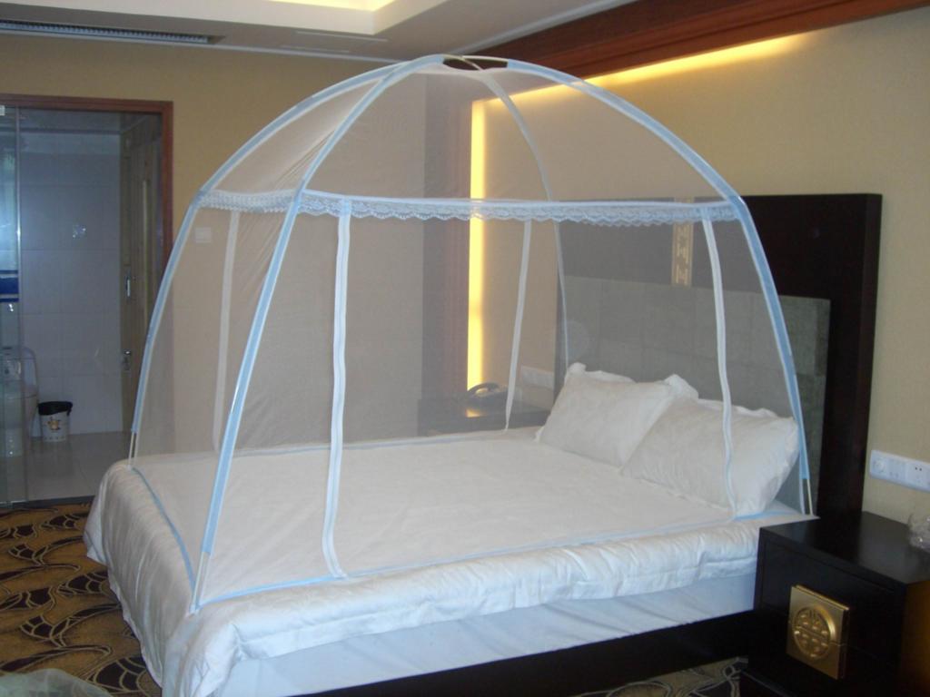 folded_mosquito_net.jpg