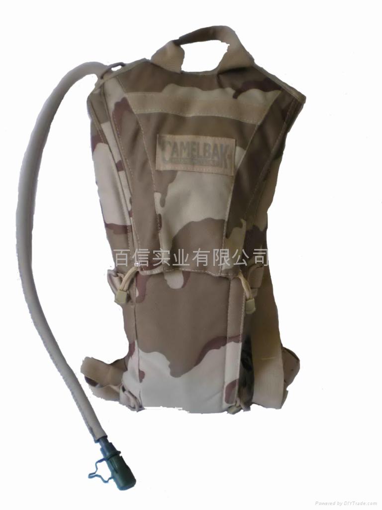[عکس: BIKE_BACKPACK_WITH_WATER_BLADDER.jpg]