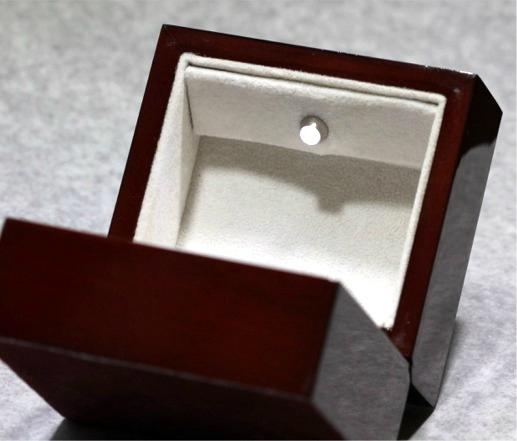 Wedding ring box with LED spotlights 2 Wedding ring box with LED spotlights 2