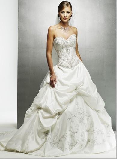 hotsale sweetheart silver embroidery taffeta wedding dress with long train