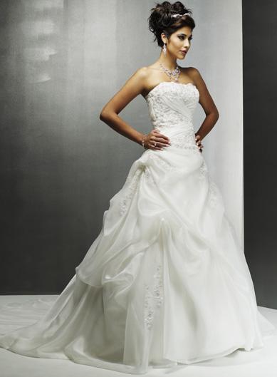 Custom wedding dresses have a significance meaning in wedding party