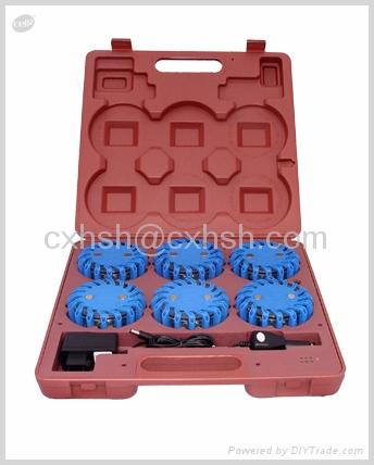 Strong and compact case containing 6 single flares Strong and compact case containing 6 single flares