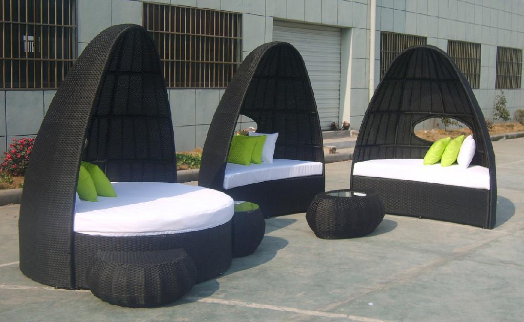 Wicker Beach Chaise Lounge Outdoor Round Bed Aluminium