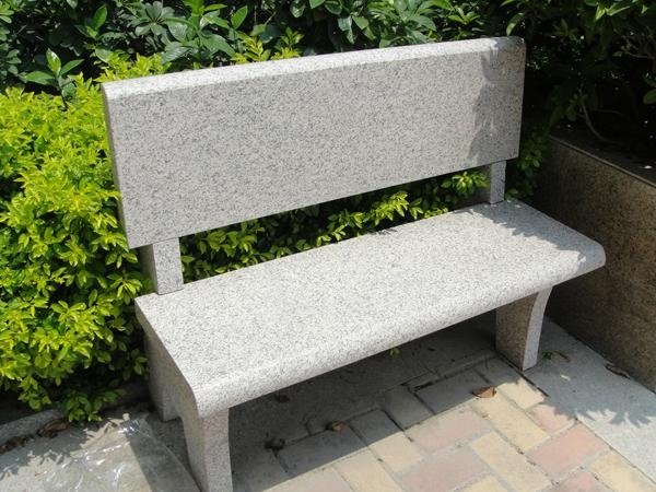 石桌石椅子