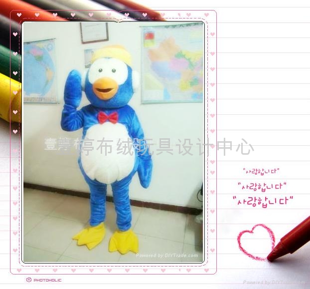 A 壹婷布絨玩具設計中心是專業的玩具打版和培訓中心,現進行玩具電腦玩具和手工設計培訓.從玩具基礎講起,運用獨特的教學方法,從學習繪畫開始,教授你如何把持住玩具圖片的比例和形狀,如何去畫出玩具圖片的正面圖和側面圖,如何根據玩具圖片的正面,側面,底面圖去分解玩具裁片,教授你辨別玩具裁片的規範性,常規性,多變性,教學課程內容安排三個月,全部開發玩具圖片為主,結合教授玩具繪畫和實物復板(不准拆開玩具樣板),主攻看圖片出紙樣.