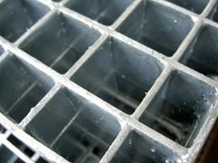Butted grid plate (grating)