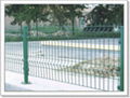 wire mesh fence