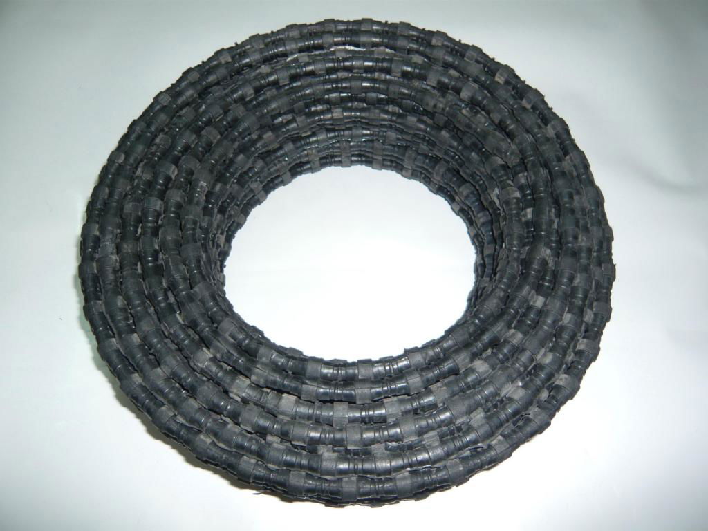 Diamond wire saw for reinforced concrete