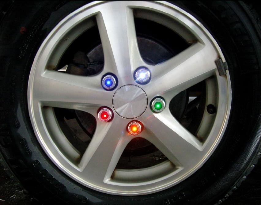 protective cap for the wheel nuts with induction protective LED light 2