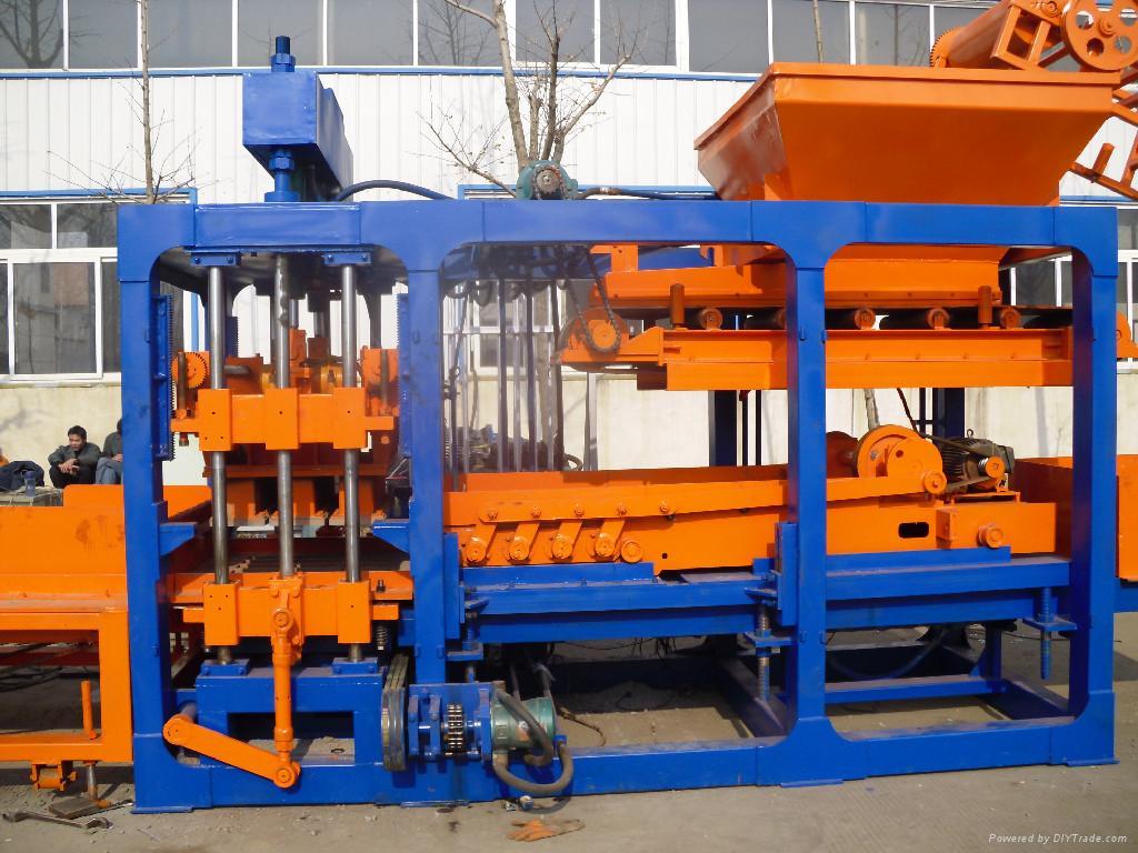 QT6-15 Block forming machine 3