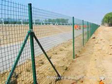 welded mesh fencing 3