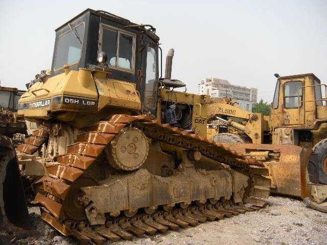 CAT D5H bulldozer