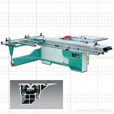 Sliding table saw / panel saw machine