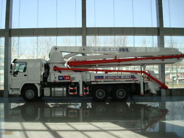 truck-mounted concrete pump