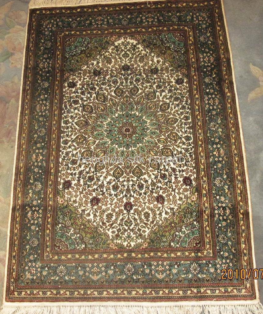 High quality hand knotted Persian pure silk carpet  4