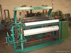 shuttleless weaving machine