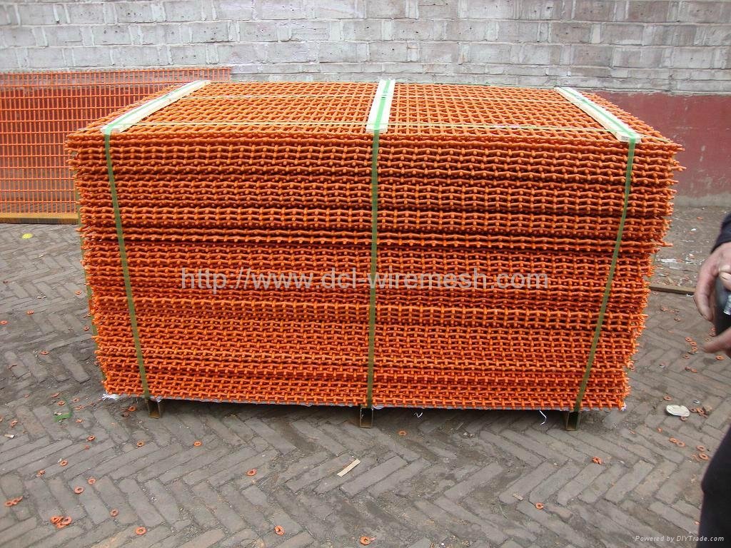 plastic coated crimped wire mesh panel 2