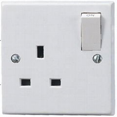 switched socket