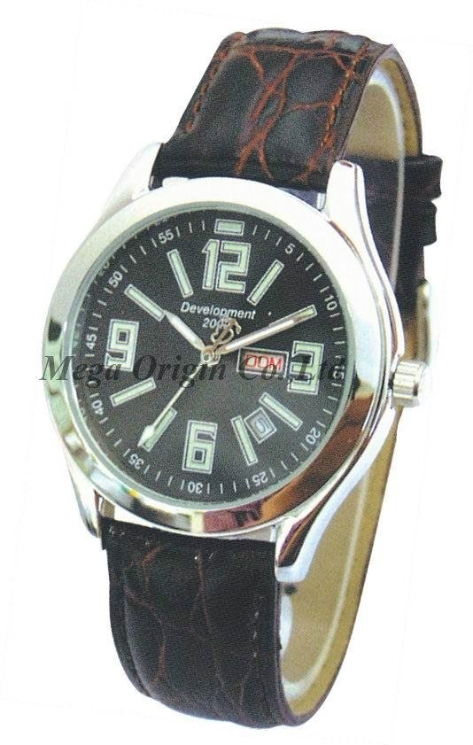 Mens wrist watch with leather strap 3