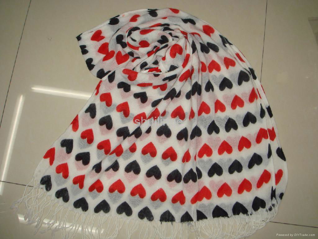 Printed peach heart cashmere scarves 5