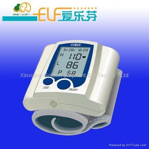 wrist type automatic electronic pressure monitor 1