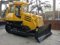 Mechanic bulldozer T80 1