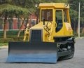 Mechanic bulldozer T80 2