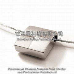 titanium square pendant 