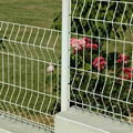 wire mesh fence