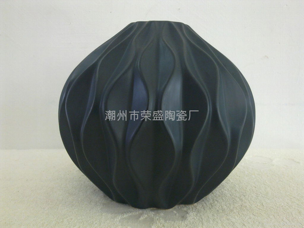 ceramic Chinese vase 4