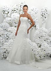 Snow white strapless wedding/bridal dress with train