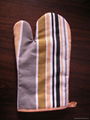 Oven mitten/gloves 2