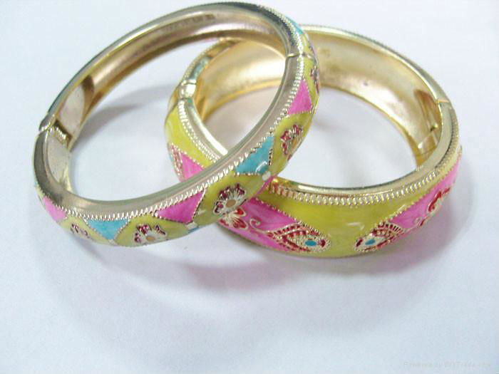 Fashion Bangle 4