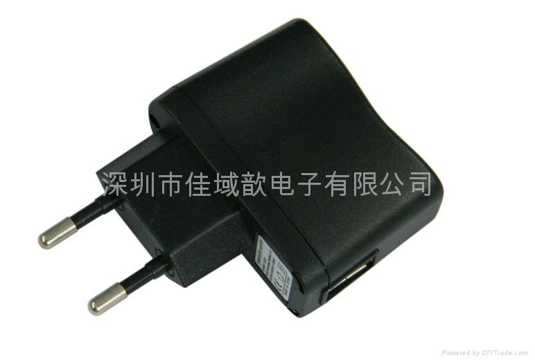 多功能USB充电器 2