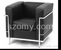 Le Corbusier LC2 Petit Comfort Modern Classic Sofa